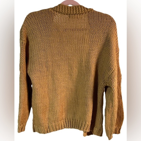 Altar’d State Chunky Oversized Knit Open Front Cardigan 3D Flowers Size XS - Picture 3 of 8